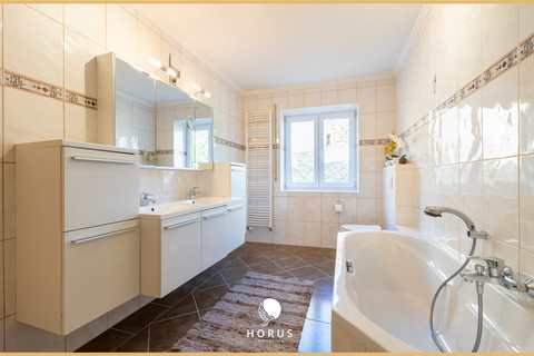 Casa geminada com 6 quarto(s) para venda em Roedt