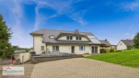 House with 5  bedroom(s) to sell in Wadern