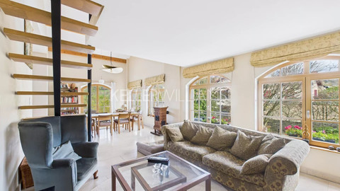 House with 5 bedroom(s) to sell in Apach