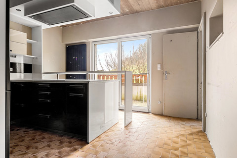 Land with 7 bedroom(s) to sell in Ernster