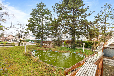 Land with 7 bedroom(s) to sell in Ernster