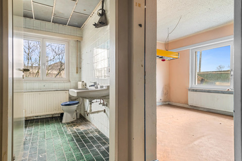 Land with 7 bedroom(s) to sell in Ernster