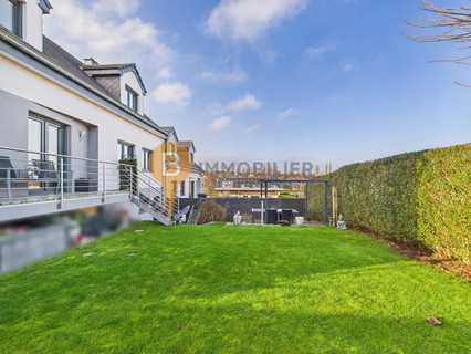 Moradia geminada com 3 quarto(s) para venda em Reckange