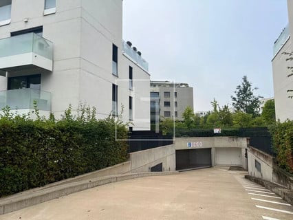 Garage to sell in Luxembourg-Cessange