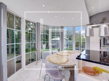 Moradia com 7 quarto(s) para venda em Müllendorf