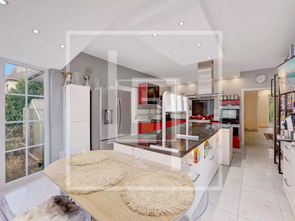 Moradia com 7 quarto(s) para venda em Müllendorf