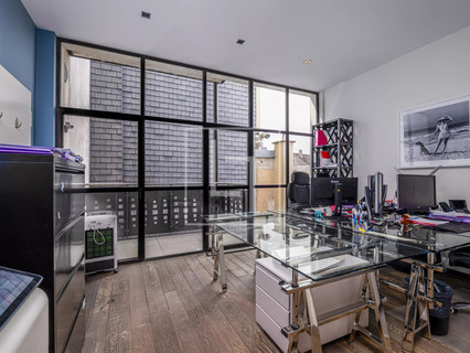 Office to sell in Luxembourg