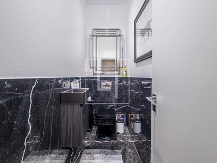 Office to sell in Luxembourg