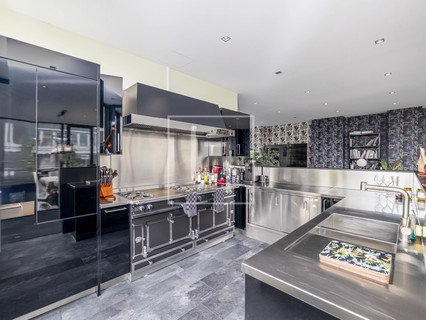 Office to sell in Luxembourg