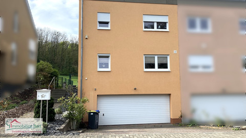 House with 3  bedroom(s) to sell in Perl