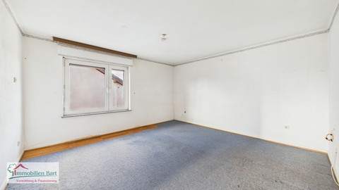 House with 4  bedroom(s) to sell in Perl-Besch