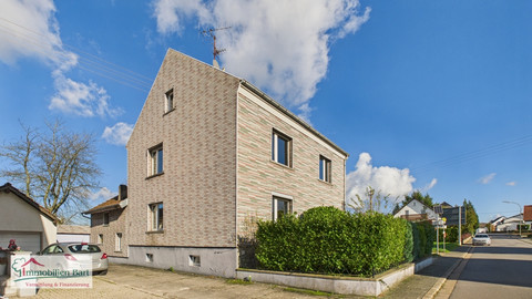 House with 4  bedroom(s) to sell in Perl-Besch