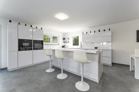 House with 4 bedroom(s) to sell in Perl