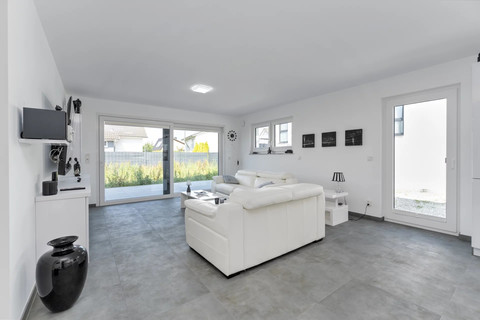 House with 4 bedroom(s) to sell in Perl