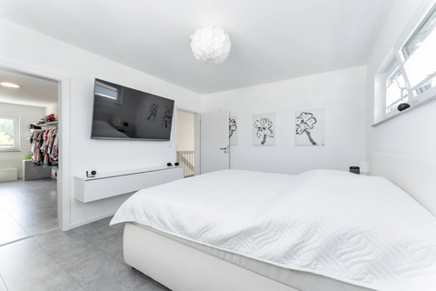 House with 4 bedroom(s) to sell in Perl