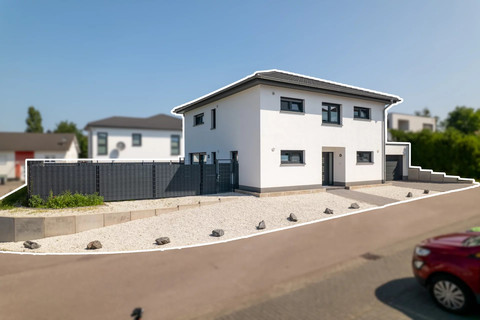 House with 4 bedroom(s) to sell in Perl