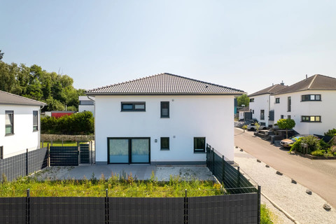 House with 4 bedroom(s) to sell in Perl