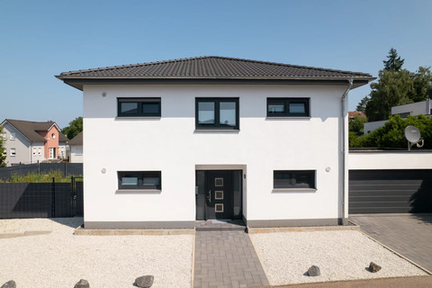 House with 4 bedroom(s) to sell in Perl