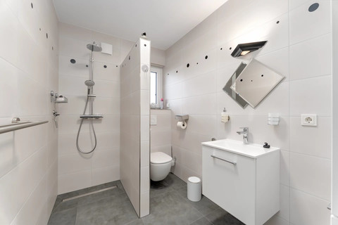 House with 4 bedroom(s) to sell in Perl