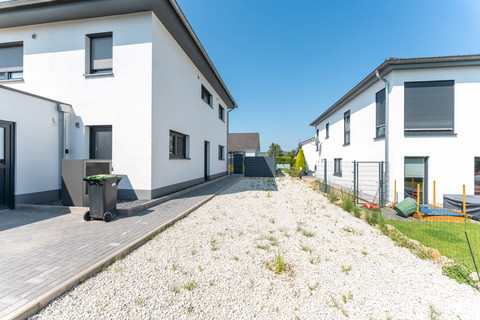 House with 4 bedroom(s) to sell in Perl