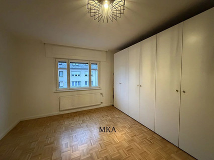 Moradia geminada com 6 quarto(s) para venda em Luxembourg-Merl