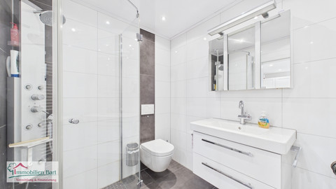 House with 5  bedroom(s) to sell in Perl