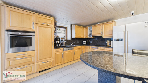 House with 5  bedroom(s) to sell in Perl