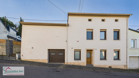 House with 5  bedroom(s) to sell in Perl