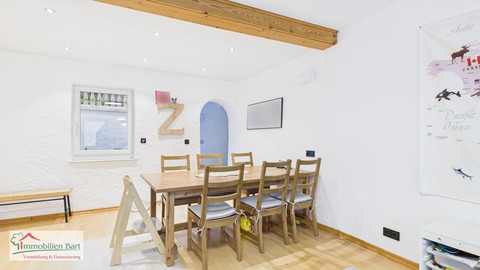 House with 5  bedroom(s) to sell in Perl