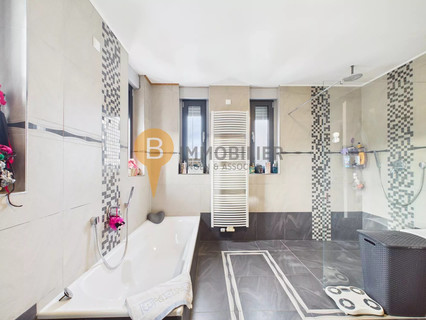 Moradia com 5 quarto(s) para venda em Scheidgen