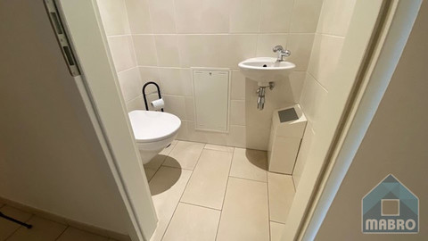 Büro 2 Zimmer zu verkaufen in Esch-sur-Alzette