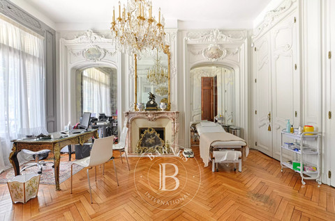 Luxurious house with 11 bedroom(s) to sell in Nancy