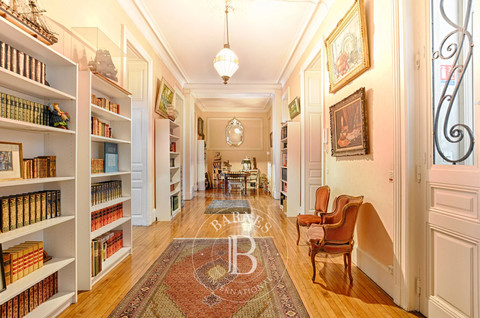 Luxurious house with 11 bedroom(s) to sell in Nancy