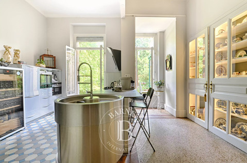 Luxurious house with 11 bedroom(s) to sell in Nancy