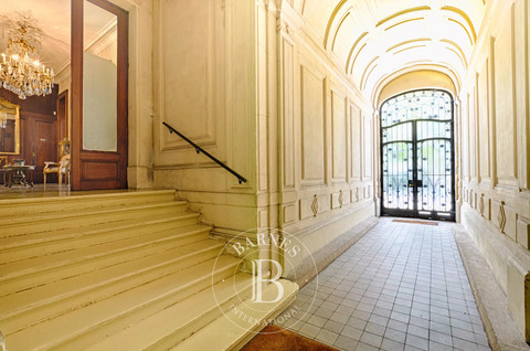 Luxurious house with 11 bedroom(s) to sell in Nancy