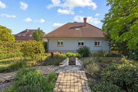 House with 6 bedroom(s) to sell in Roeser