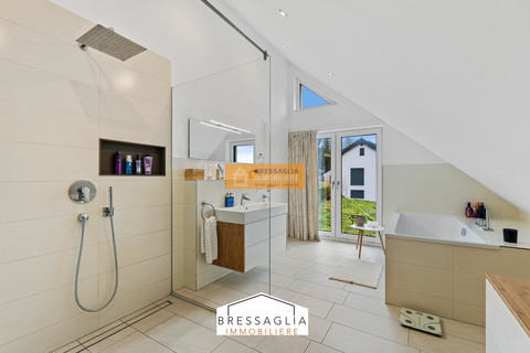 Moradia individual com 5 quarto(s) para venda em Gostingen