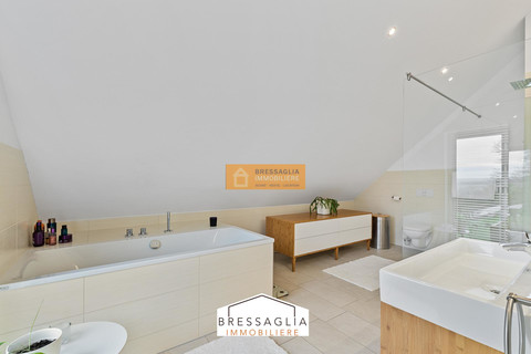 Moradia individual com 5 quarto(s) para venda em Gostingen