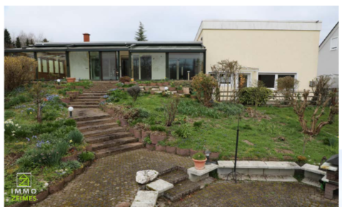 Moradia individual com 10 quarto(s) para venda em Bitburg