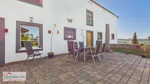 House with 5  bedroom(s) to sell in Perl