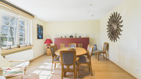 House with 5  bedroom(s) to sell in Perl