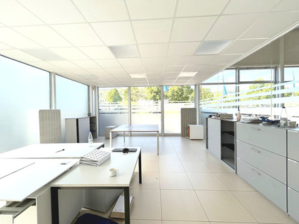 Warehouse/storage area to sell in Treves-Euren