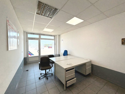 Warehouse/storage area to sell in Treves-Euren