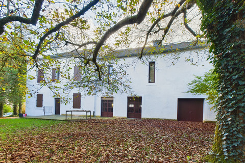 Maison 6 chambre(s) à vendre à Nospelt