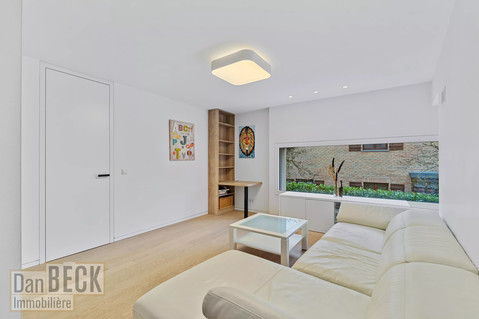 Moradia com 4 quarto(s) para venda em Ellange