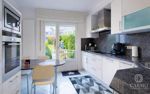 Moradia com 4 quarto(s) para venda em Roodt-sur-Syre