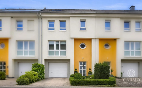 Moradia com 4 quarto(s) para venda em Roodt-sur-Syre