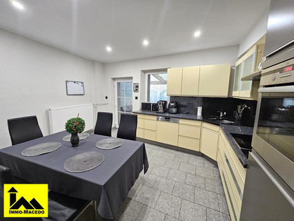 Moradia geminada com 4 quarto(s) para venda em Beringen