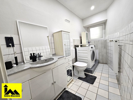 Moradia geminada com 4 quarto(s) para venda em Beringen