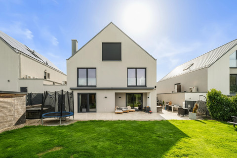 Moradia com 7 quarto(s) para venda em Luxembourg-Gasperich